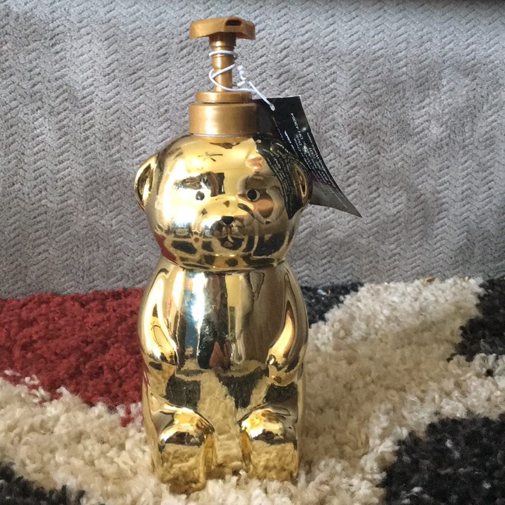Bee clean soap dispenser